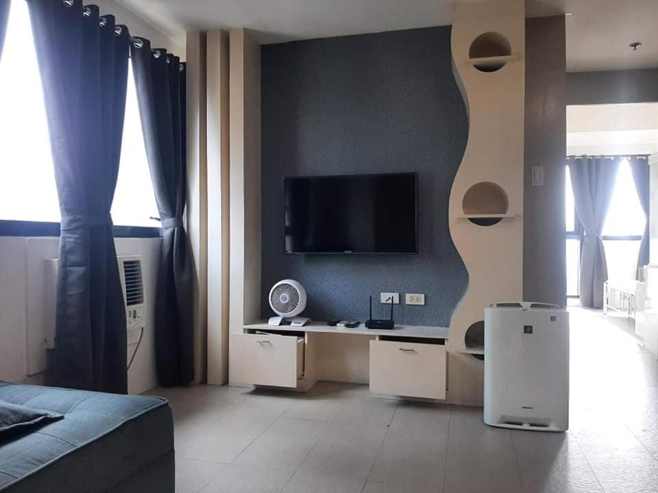 Spacious 2 Bedroom Unit With Pool Manila Exterior photo